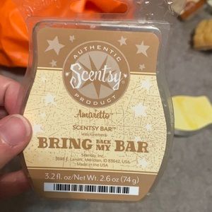 Amaretto scentsy wax (1/2 bar)